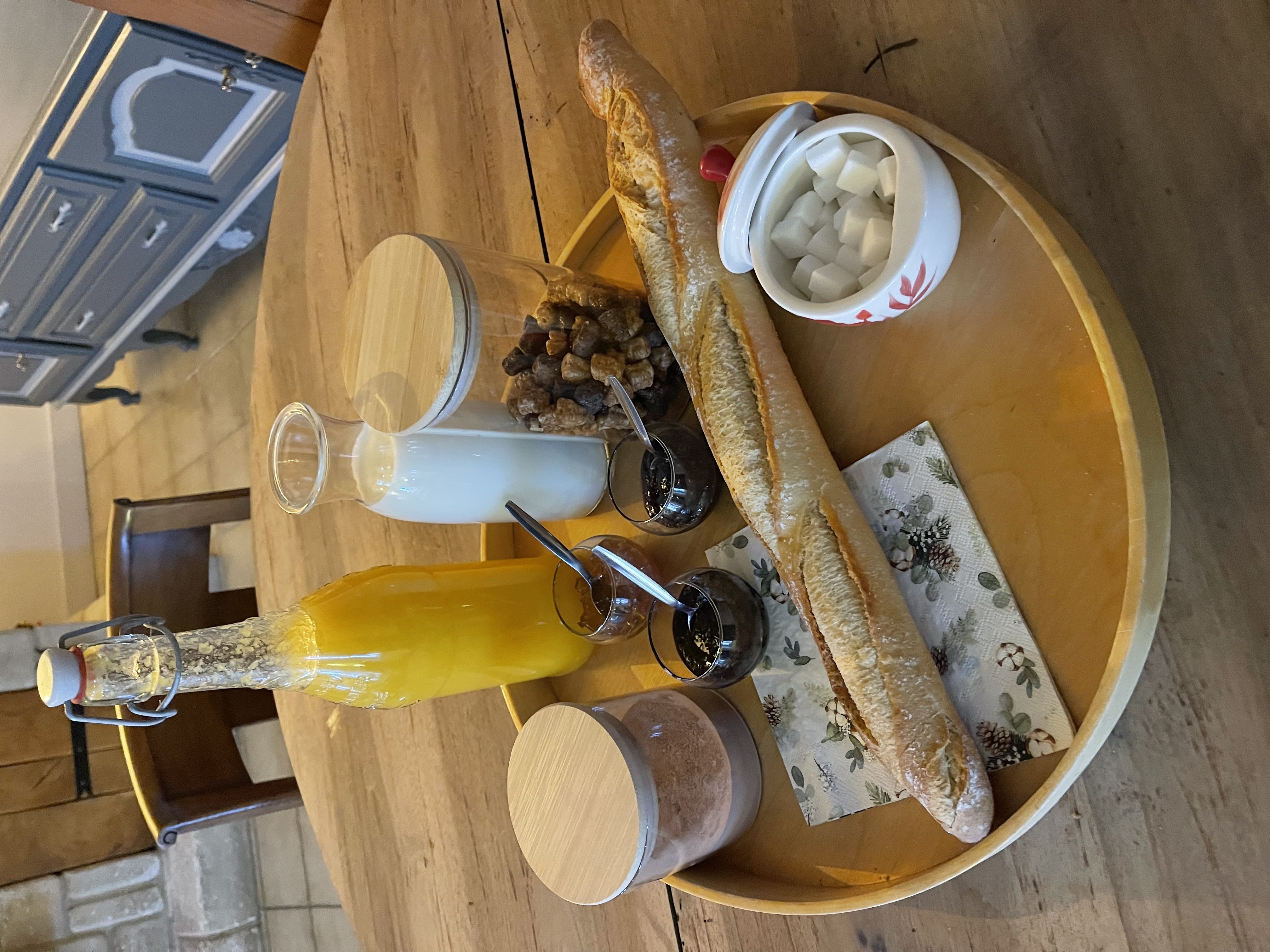 Bee on the Tree - Discover our cottage