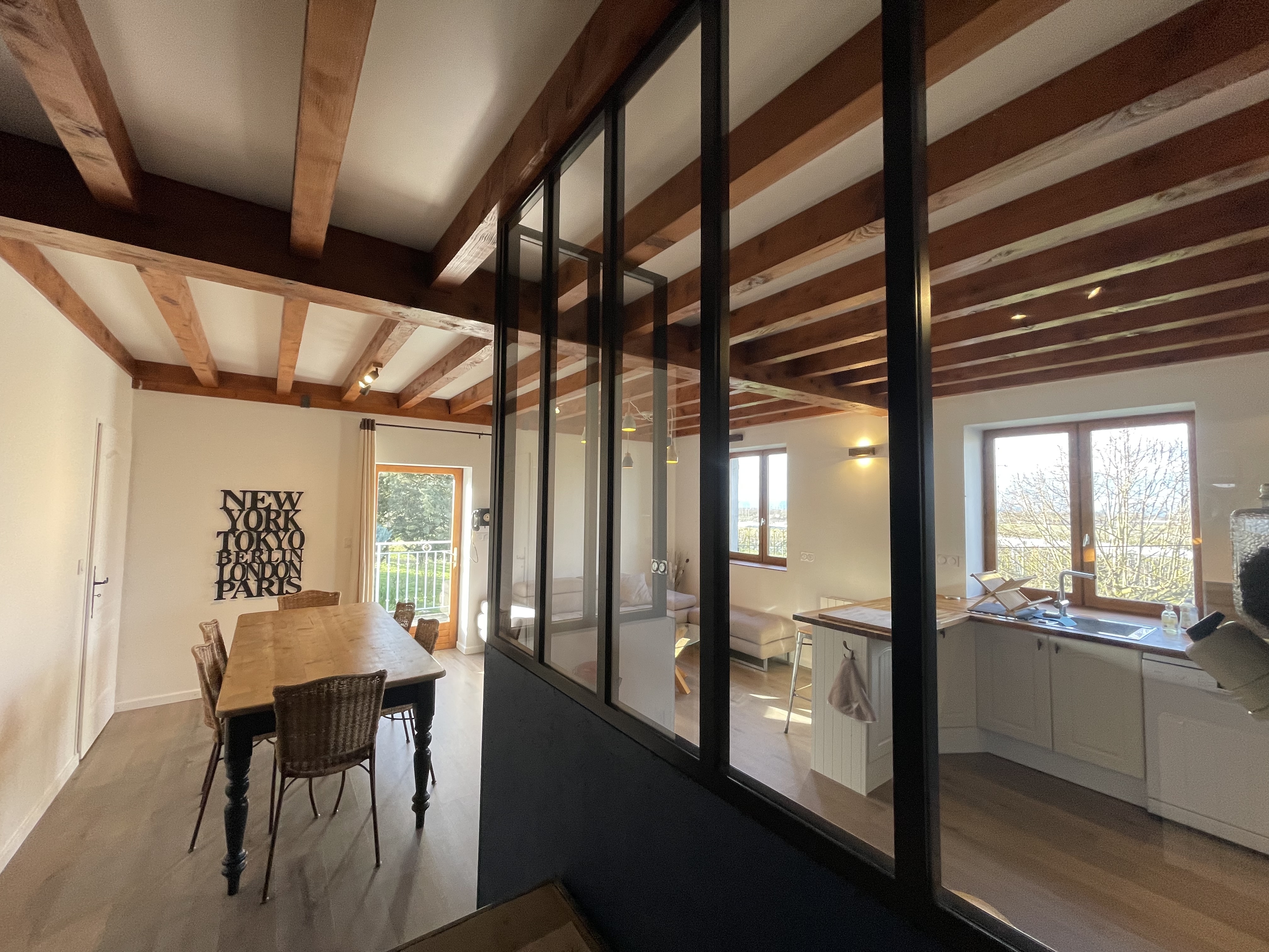 Bee on the Tree - Discover our cottage