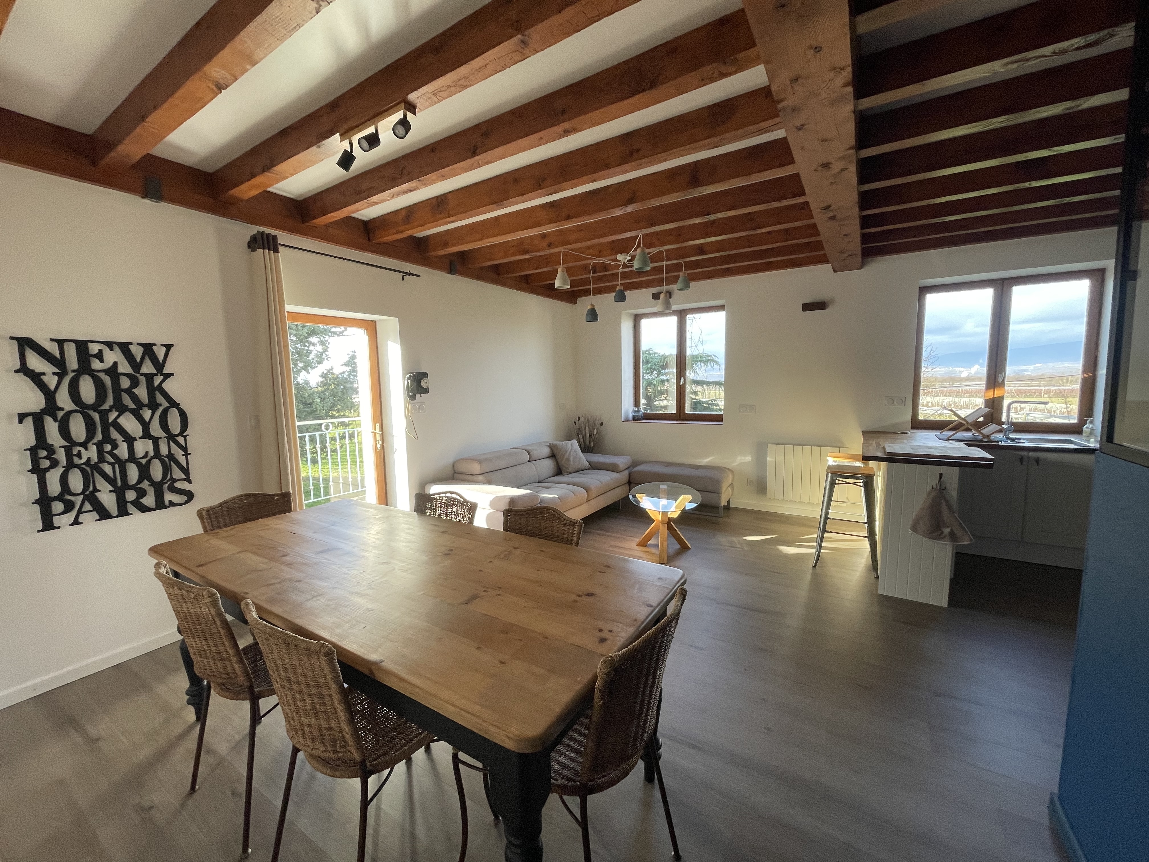 Bee on the Tree - Discover our cottage