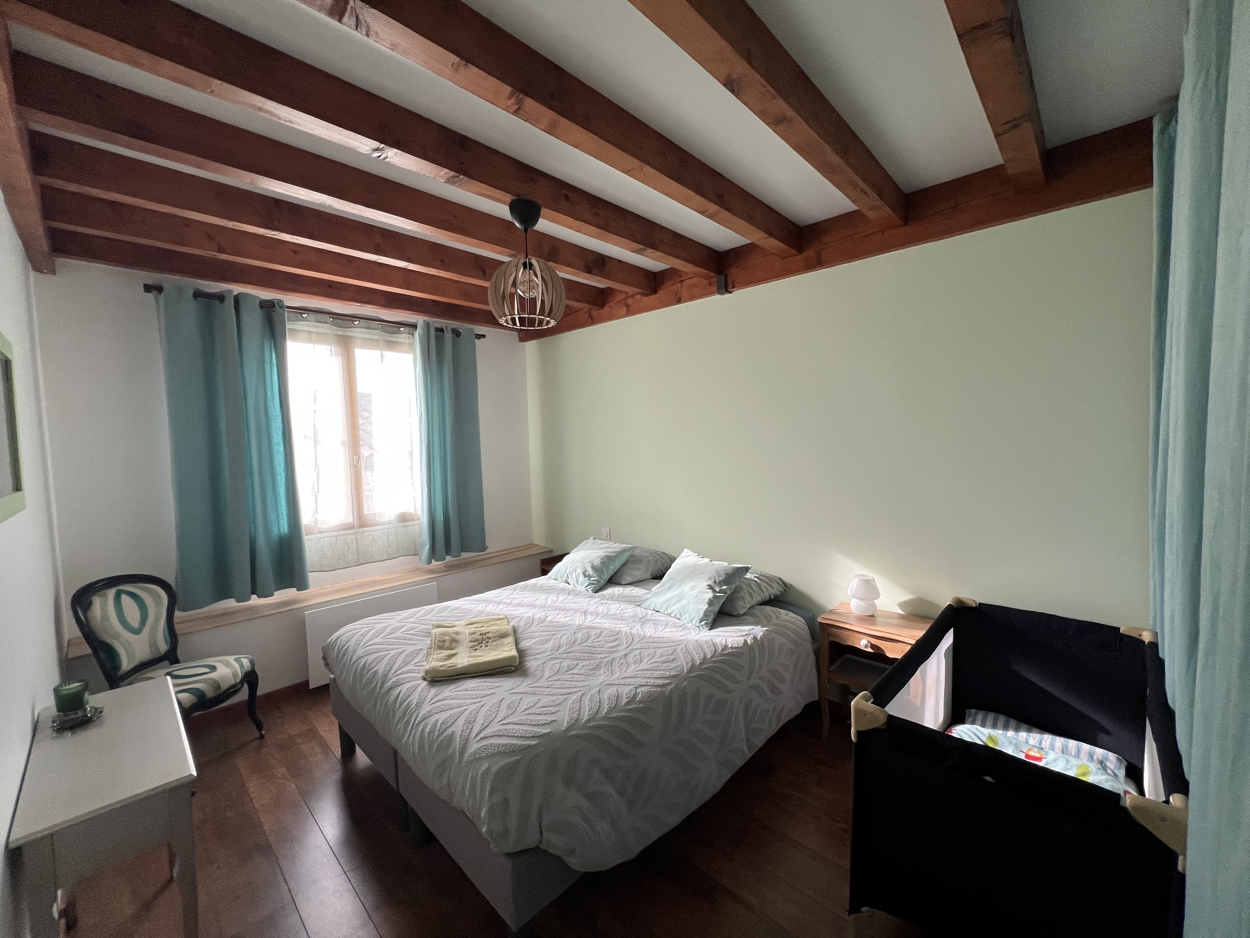 Bee on the Tree - Discover our cottage